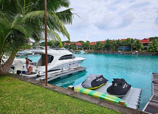 Eden-Island hat viele Buchten und jede Menge Platz für Boote und Yachten