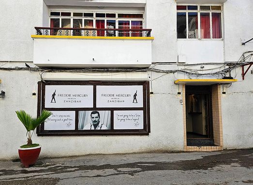 gleich um die Ecke war das Freddy-Mercury-Museum (sein Geburtshaus)