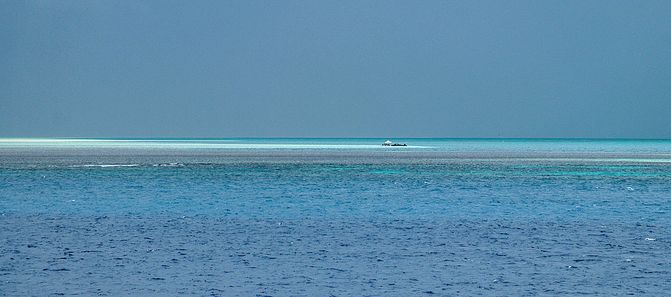 das war übrigens die Sandbank (etwas mehr rechts kann man sehen wo das Zelt mit der Bar aufgebaut war), welche nur Minuten später bereits aufgrund des Sturmes nicht mehr zu sehen war