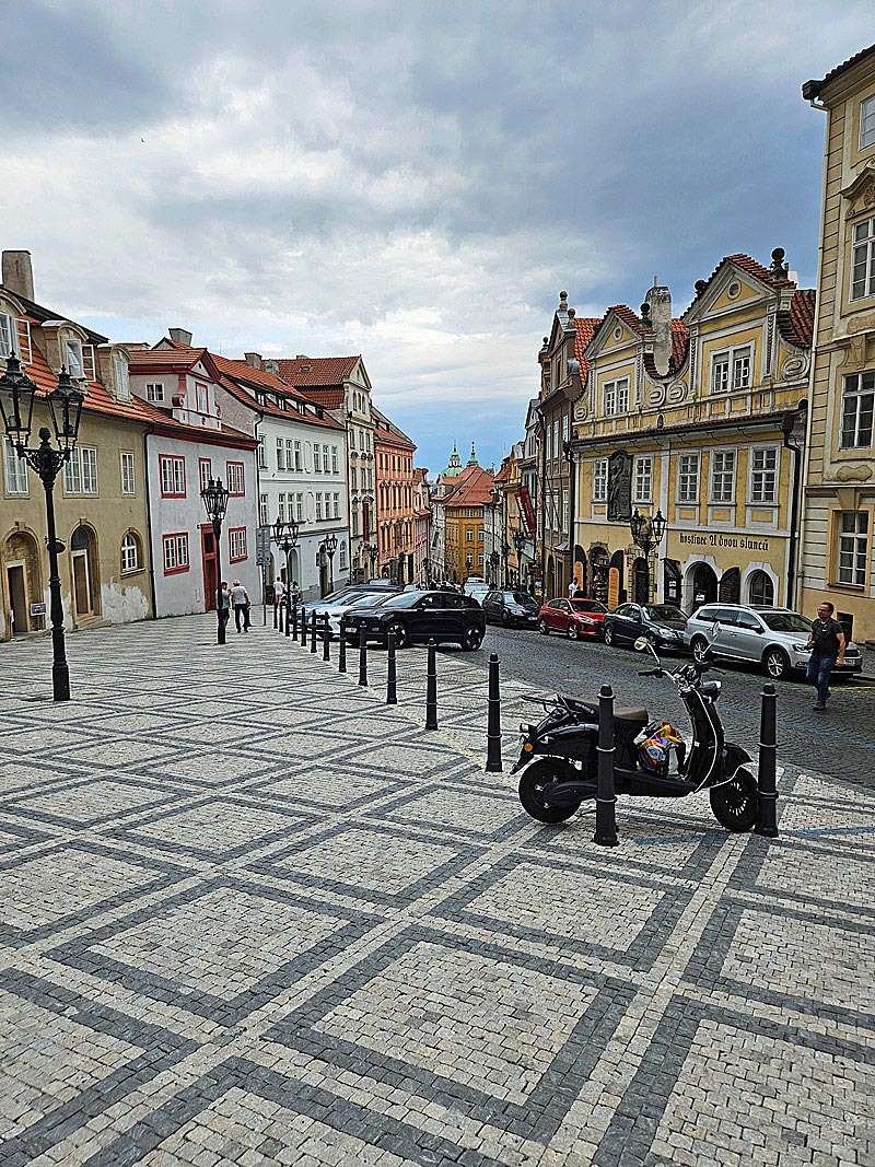 der Hradschin ist schon fast ein kleines Stadtviertel und nicht nur eine Burg
