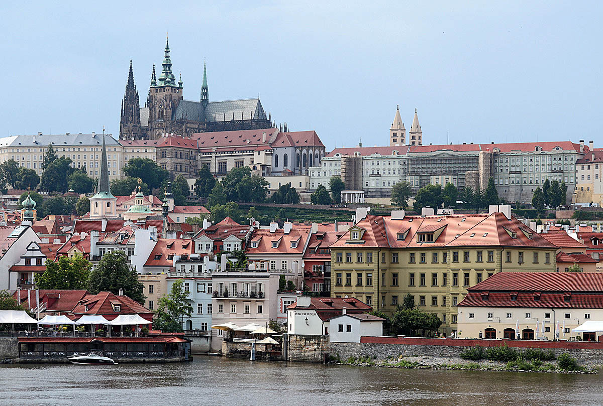 Blick auf den Hradschin - der Burghügel von Prag