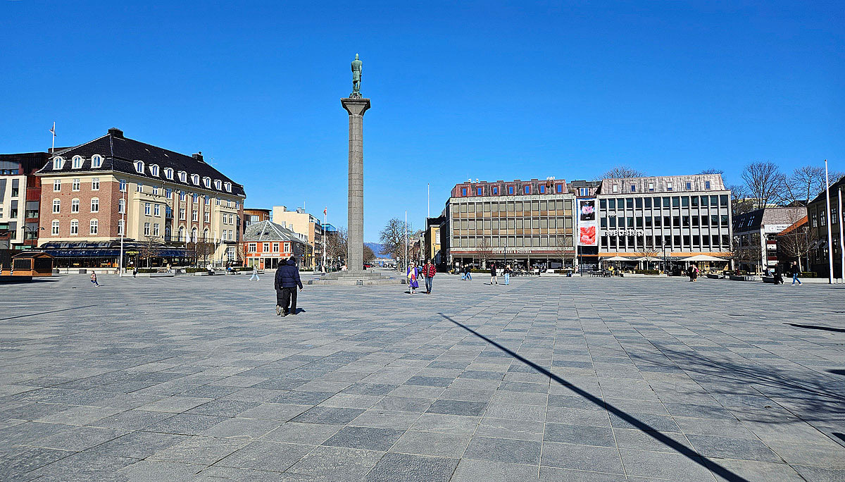 Trondheim bei Sonnenschein....hier mitten im Zentrum