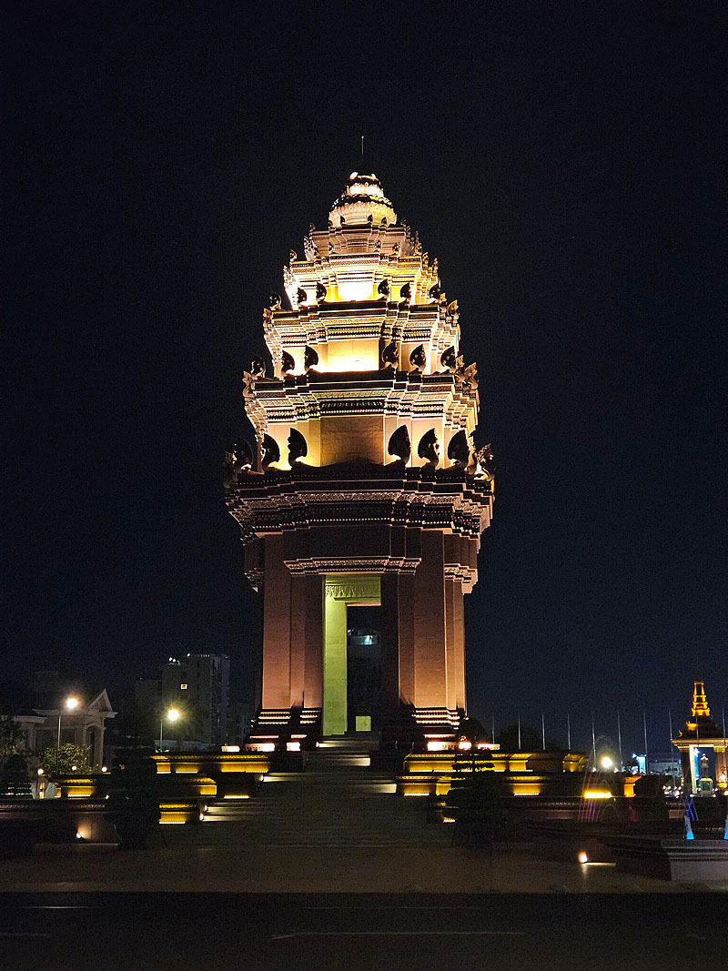 das Unabhängigkeits-Monument (eine Stupa in Lotusform)