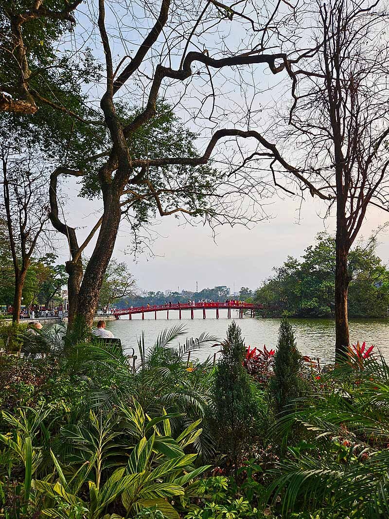 noch einmal durch Hanoi schlendern, unter anderem rund um den Hoan-Kiem-See