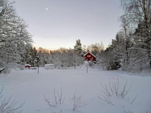 unser Häuschen im Schnee